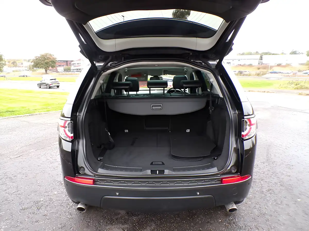 Used 2016 Land Rover Discovery Sport Hse Black - Interior and Exterior details 13
