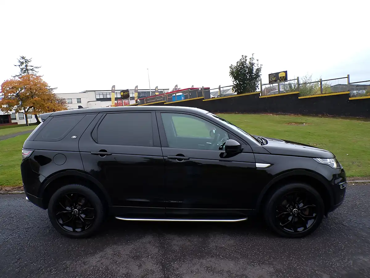Used 2016 Land Rover Discovery Sport Hse Black - Interior and Exterior details 7