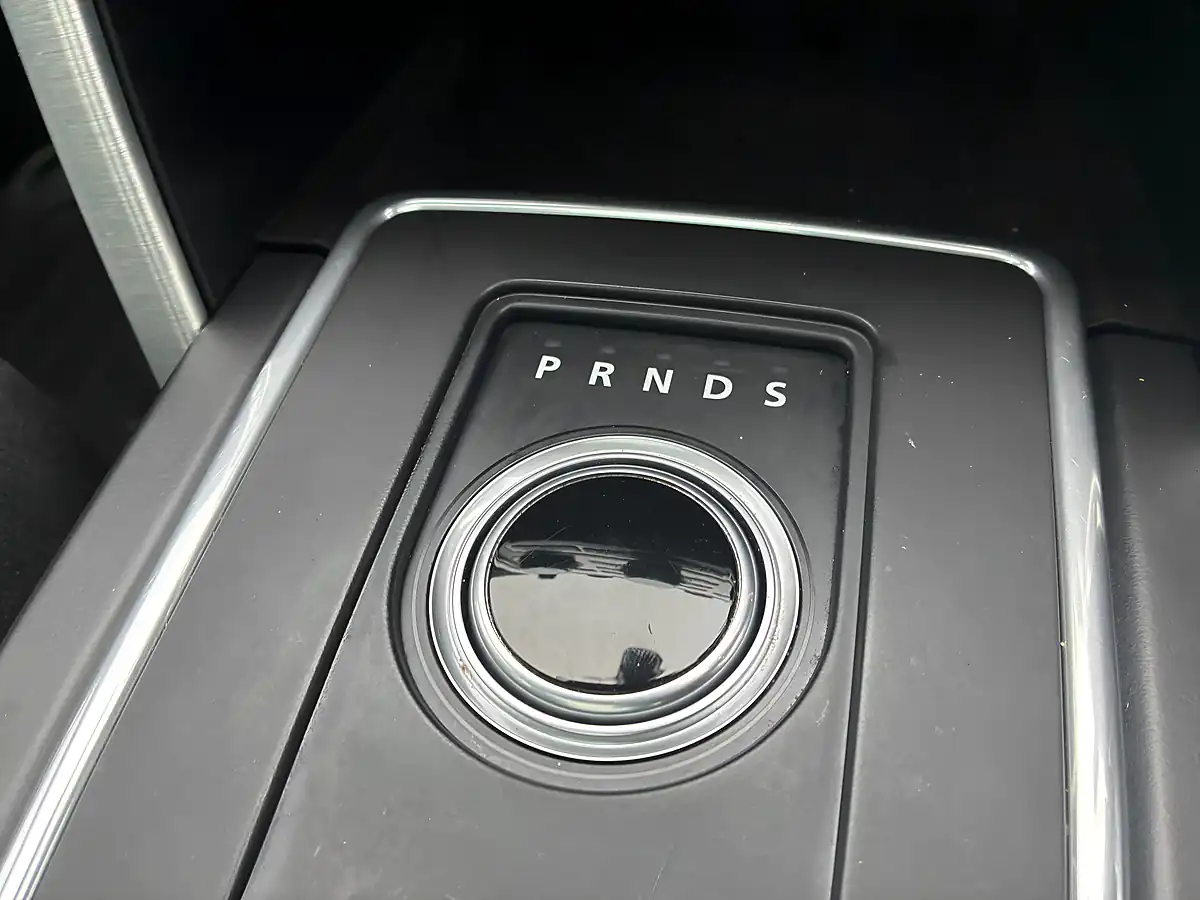 Used 2016 Land Rover Discovery Sport Hse Black Silver - Interior and Exterior details 15