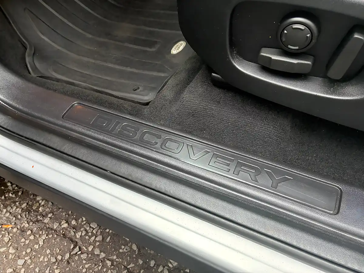 Used 2016 Land Rover Discovery Sport Hse Black Silver - Interior and Exterior details 19