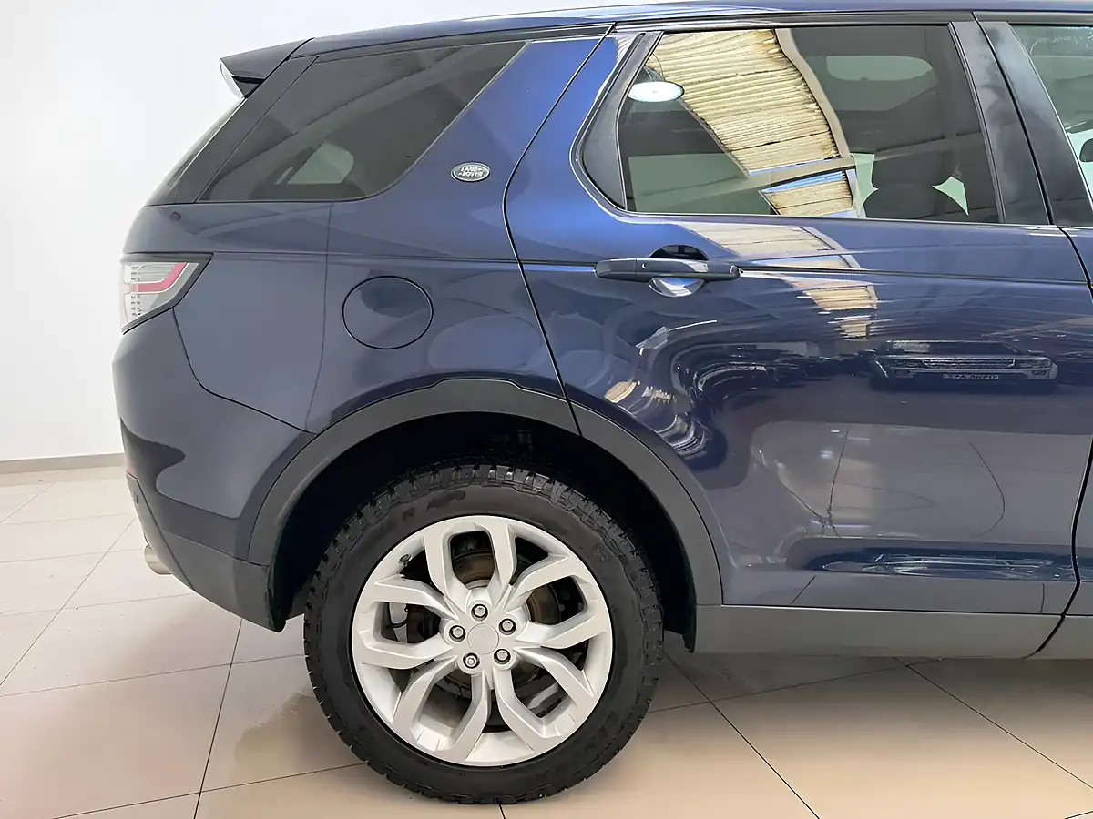 Used 2016 Land Rover Discovery Sport Hse Blue - Interior and Exterior details 12