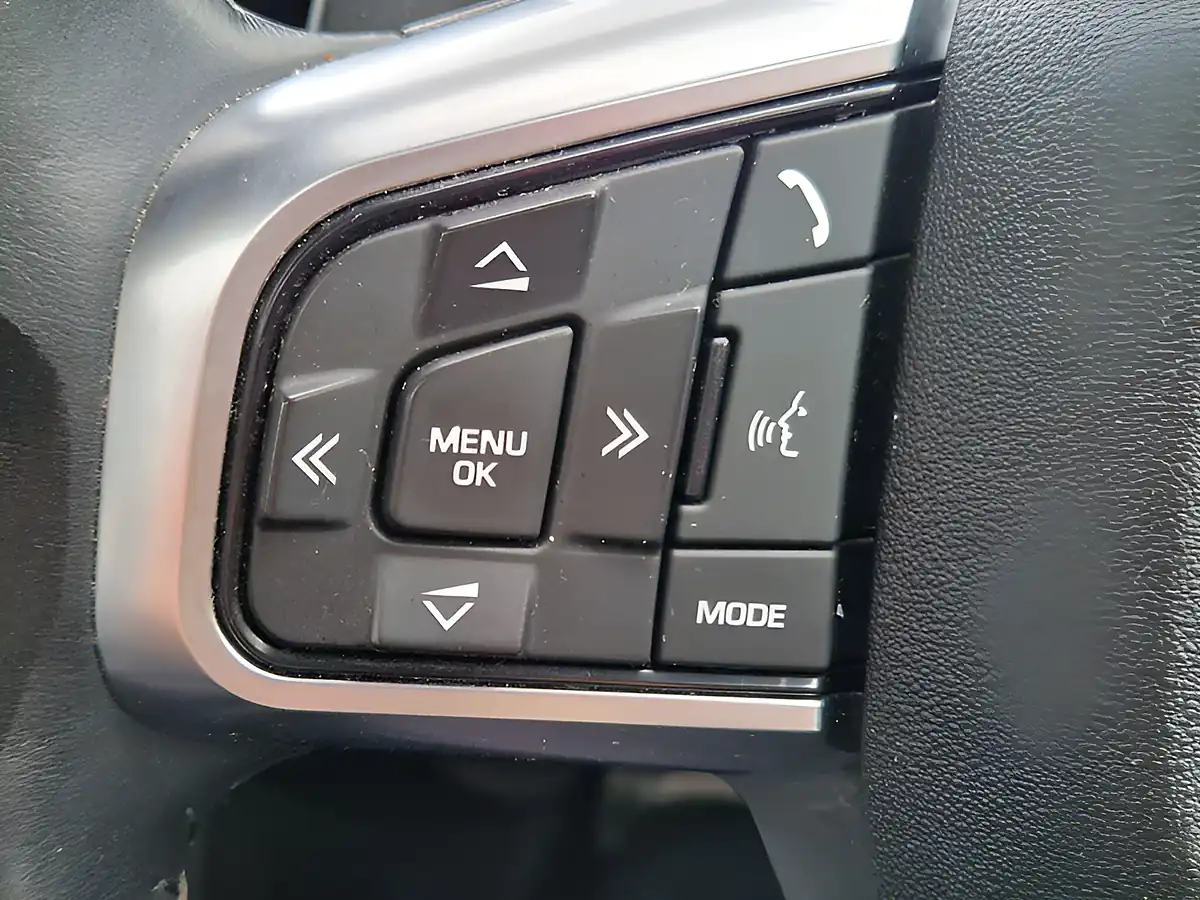 Used 2016 Land Rover Discovery Sport Hse Blue - Interior and Exterior details 19