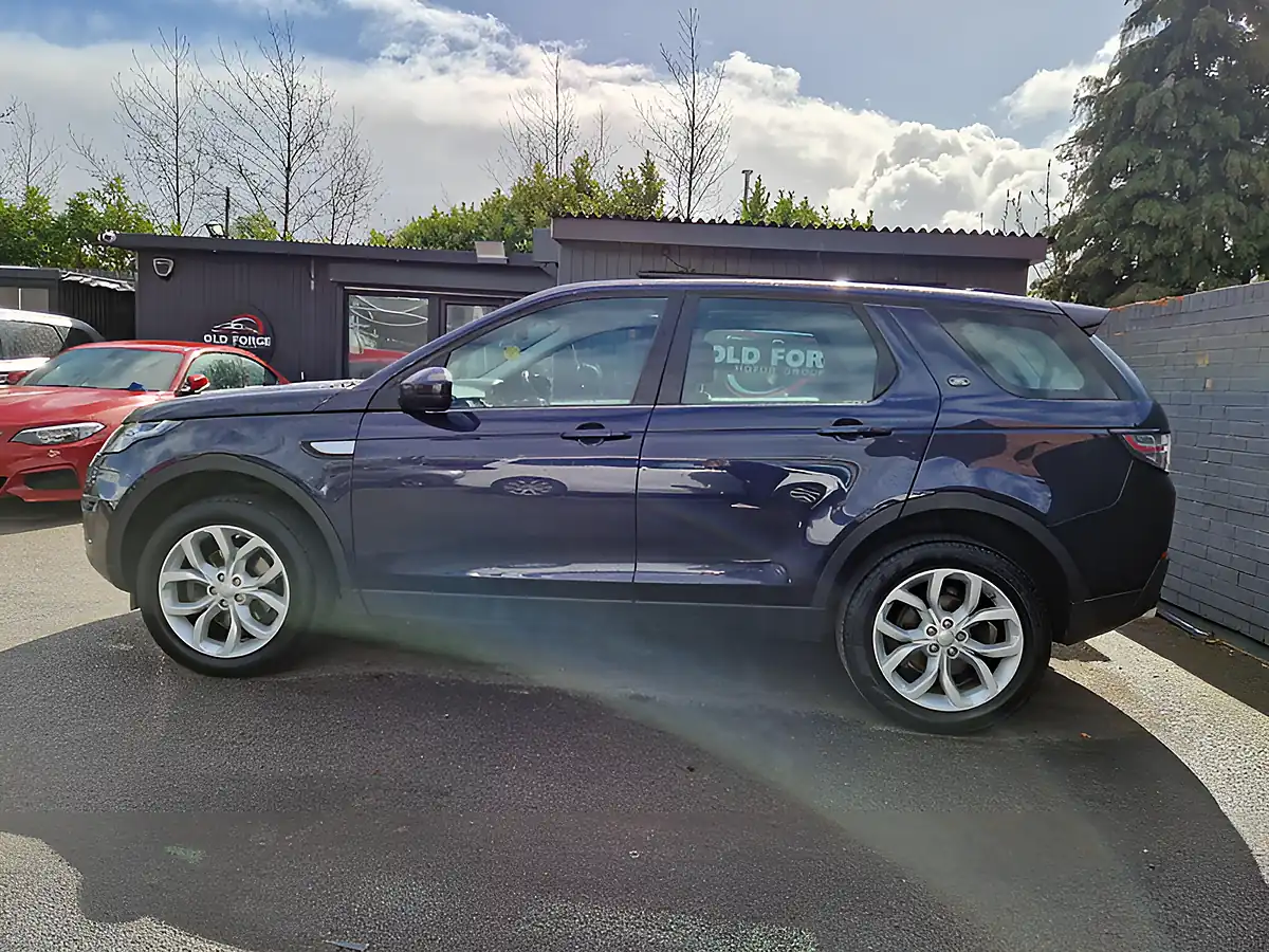 Used 2016 Land Rover Discovery Sport Hse Blue - Interior and Exterior details 6