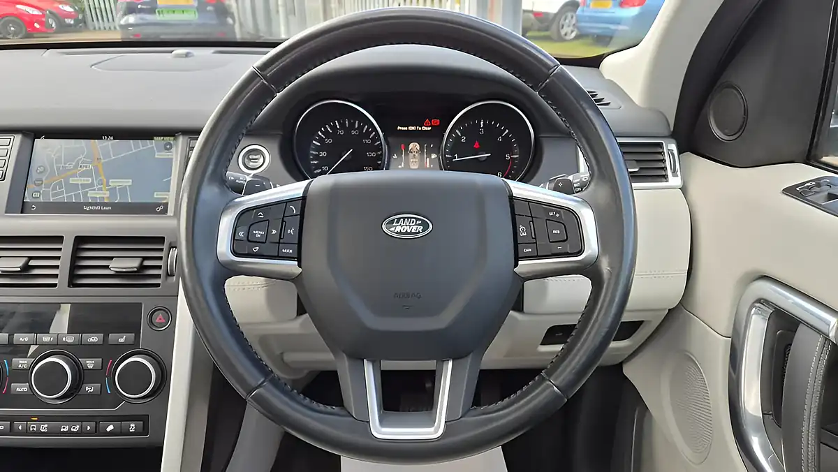 Used 2016 Land Rover Discovery Sport Hse Brown - Interior and Exterior details 10