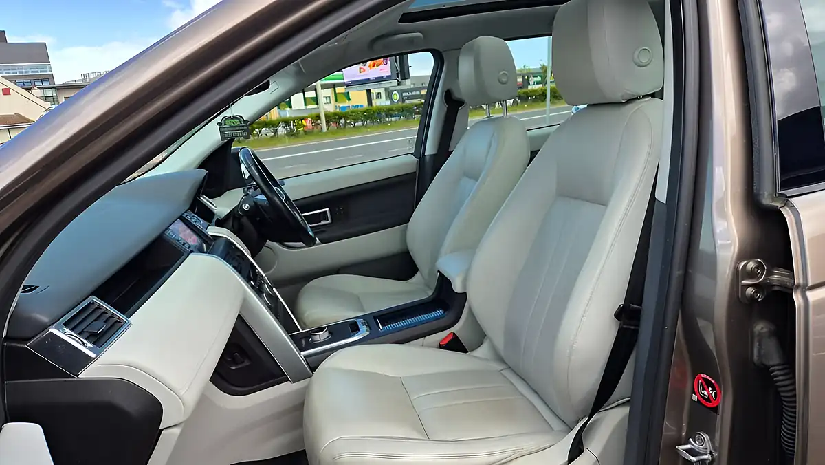 Used 2016 Land Rover Discovery Sport Hse Brown - Interior and Exterior details 17
