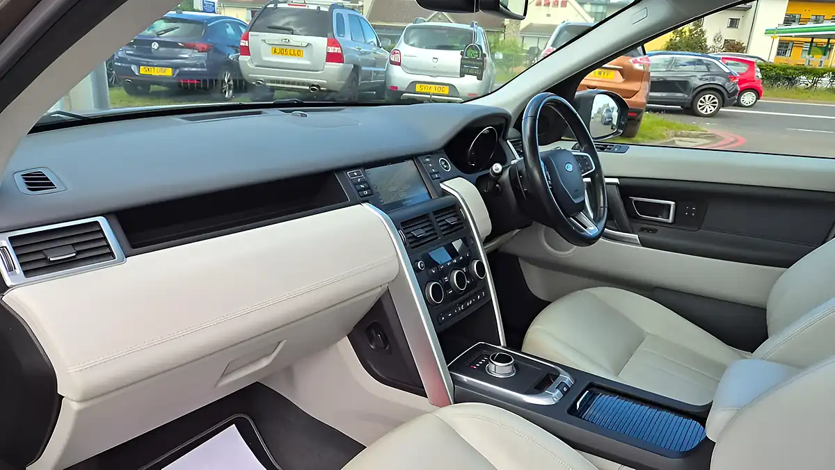 Used 2016 Land Rover Discovery Sport Hse Brown - Interior and Exterior details 18