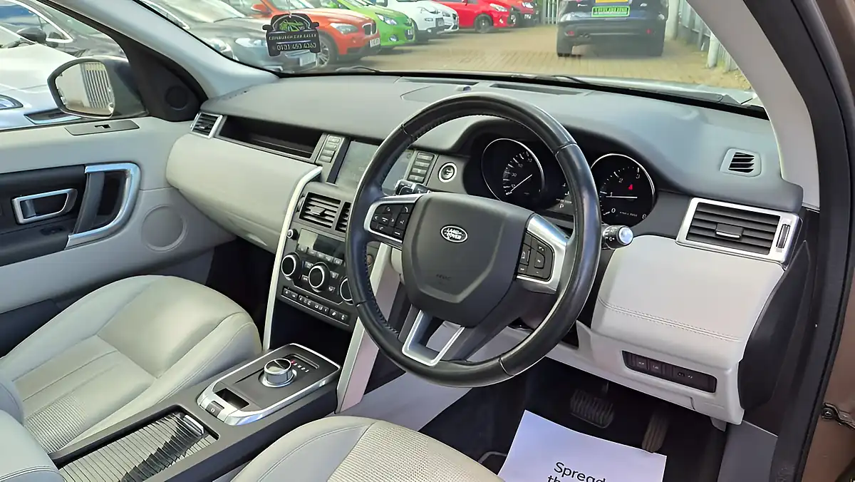 Used 2016 Land Rover Discovery Sport Hse Brown - Interior and Exterior details 8