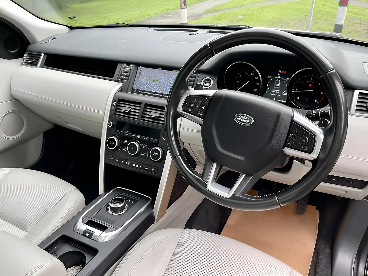 Used 2016 Land Rover Discovery Sport Hse Brown - Interior and Exterior details 15