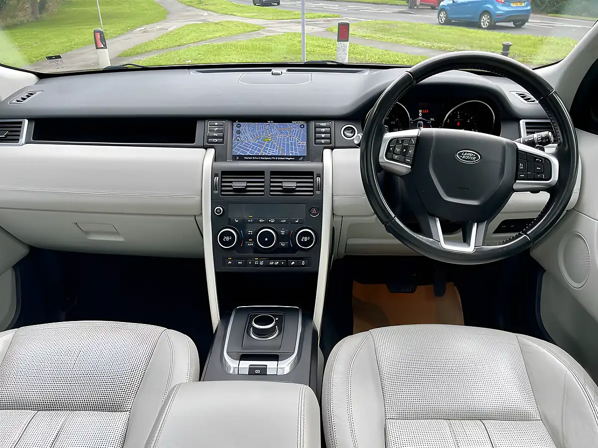 Used 2016 Land Rover Discovery Sport Hse Brown - Interior and Exterior details 16