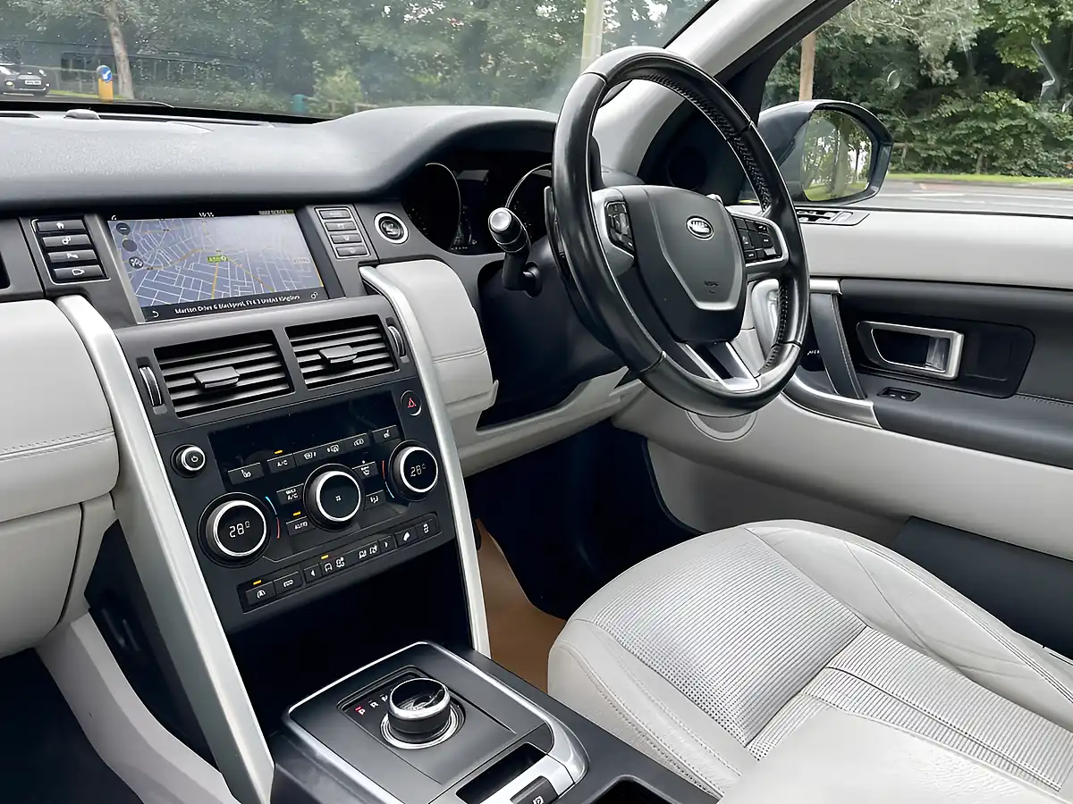 Used 2016 Land Rover Discovery Sport Hse Brown - Interior and Exterior details 18
