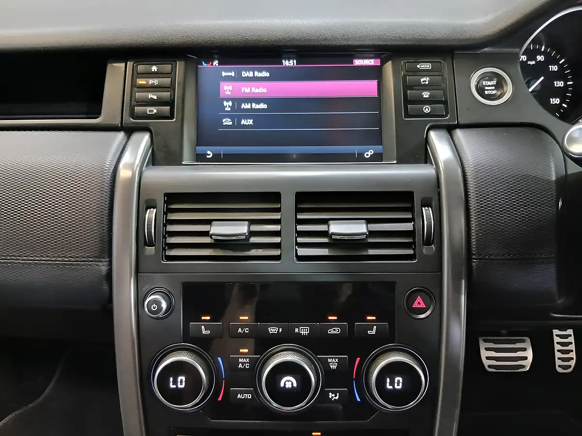Used 2016 Land Rover Discovery Sport Hse Dynamic Lux Black - Interior and Exterior details 15