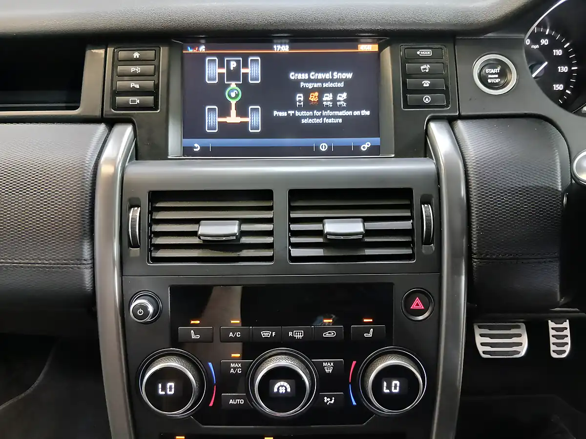 Used 2016 Land Rover Discovery Sport Hse Dynamic Lux Black - Interior and Exterior details 16