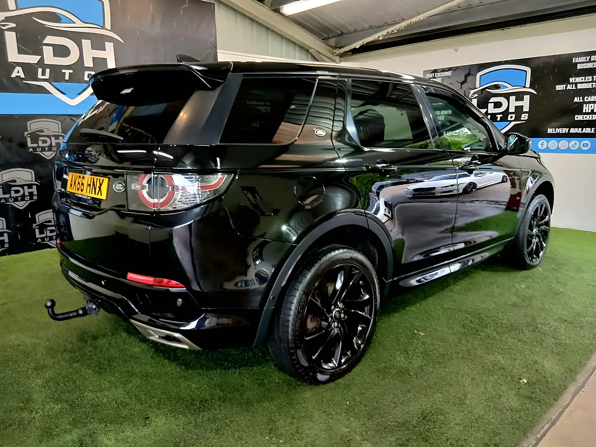 Used 2016 Land Rover Discovery Sport Hse Dynamic Lux Black - Interior and Exterior details 3