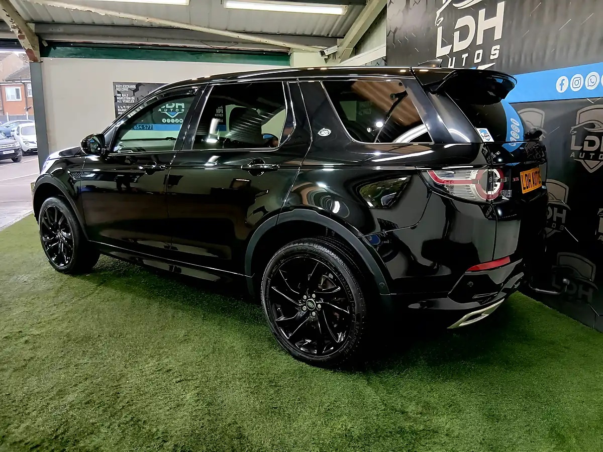Used 2016 Land Rover Discovery Sport Hse Dynamic Lux Black - Interior and Exterior details 5