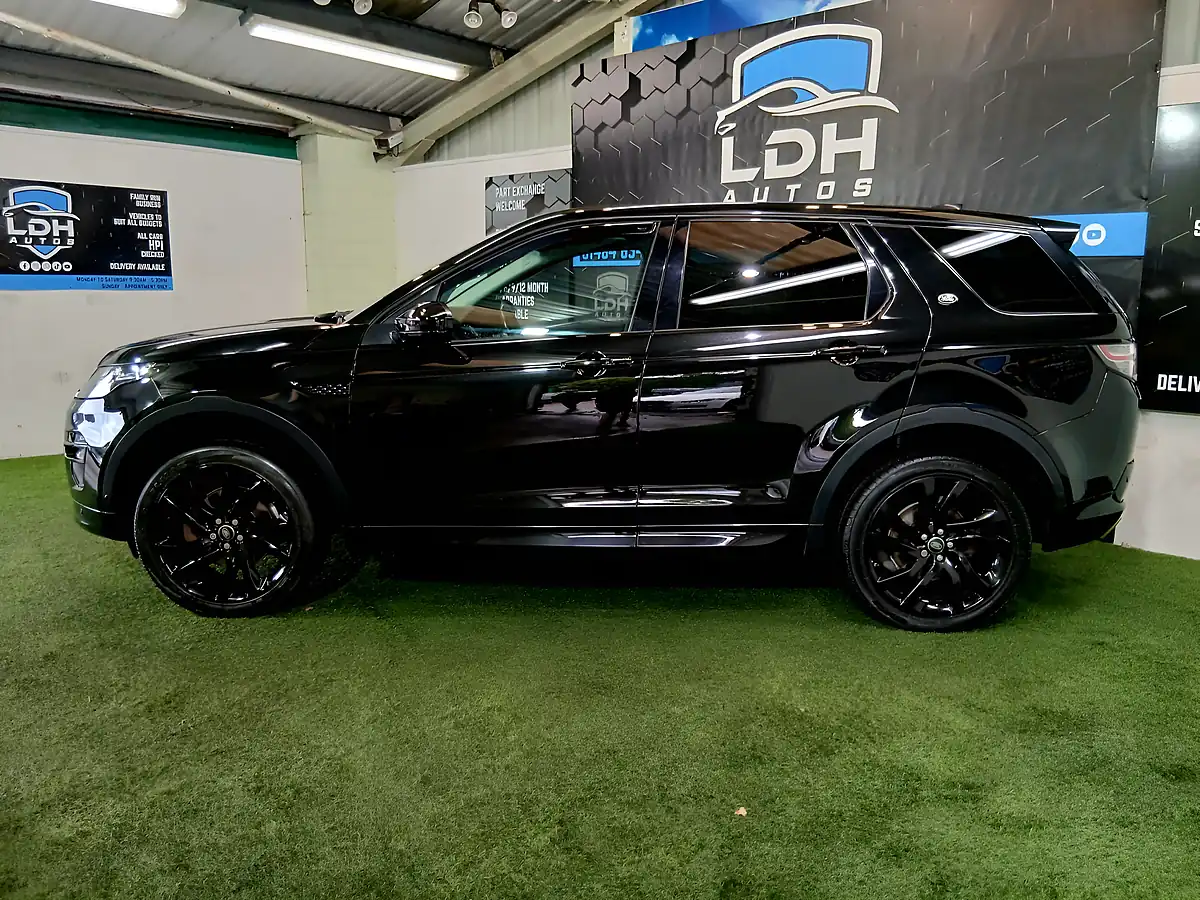 Used 2016 Land Rover Discovery Sport Hse Dynamic Lux Black - Interior and Exterior details 6