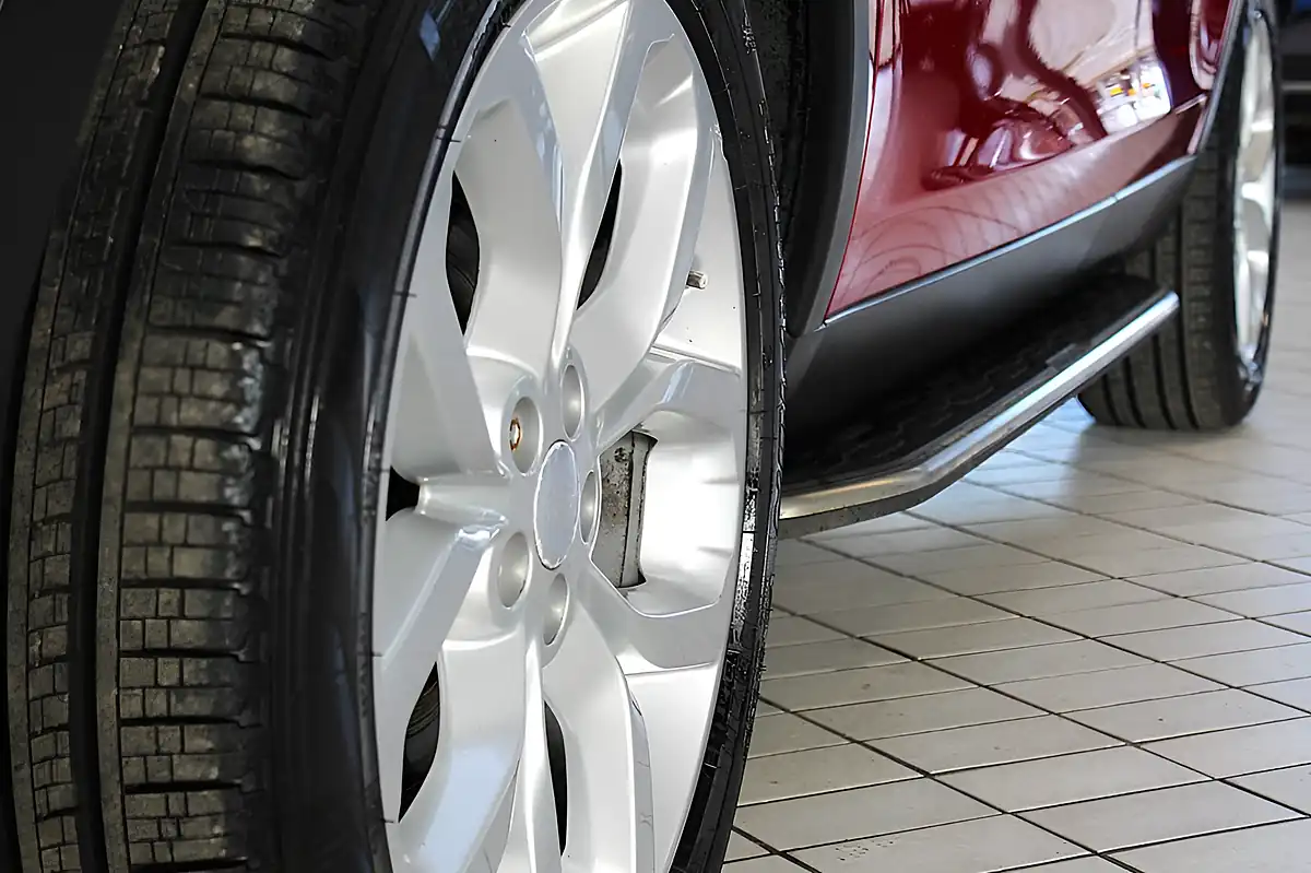 Used 2016 Land Rover Discovery Sport Hse Firenze Red - Interior and Exterior details 6