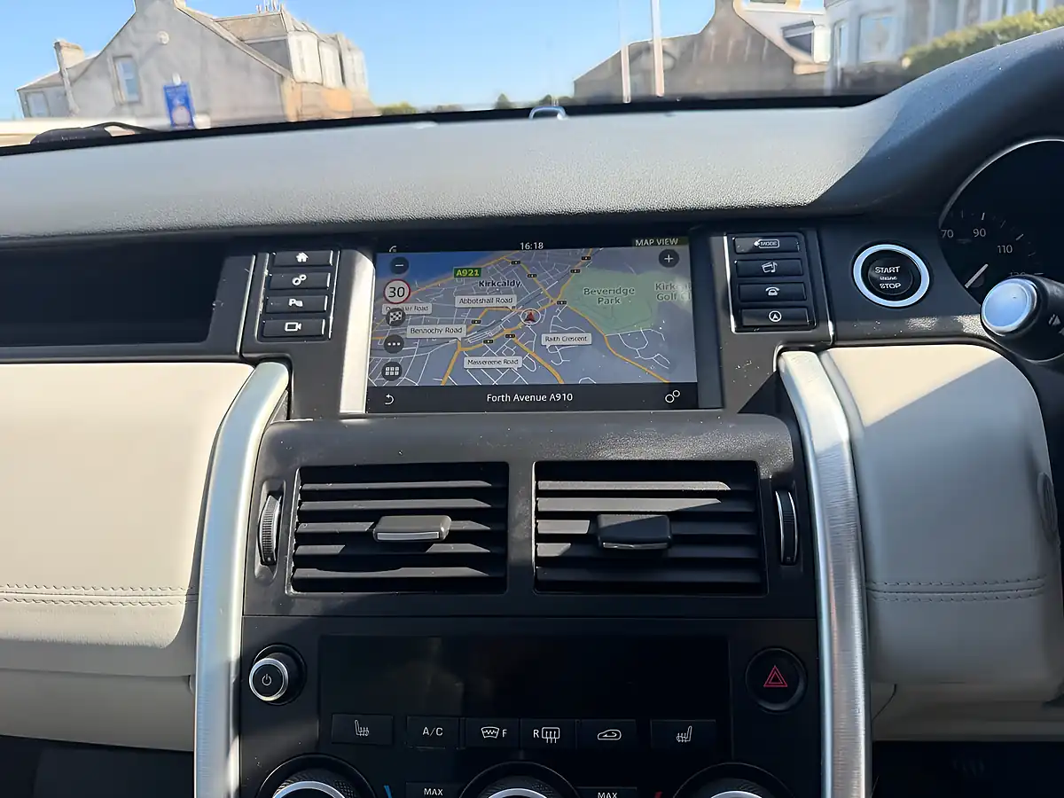 Used 2016 Land Rover Discovery Sport Hse Firenze Red - Interior and Exterior details 17
