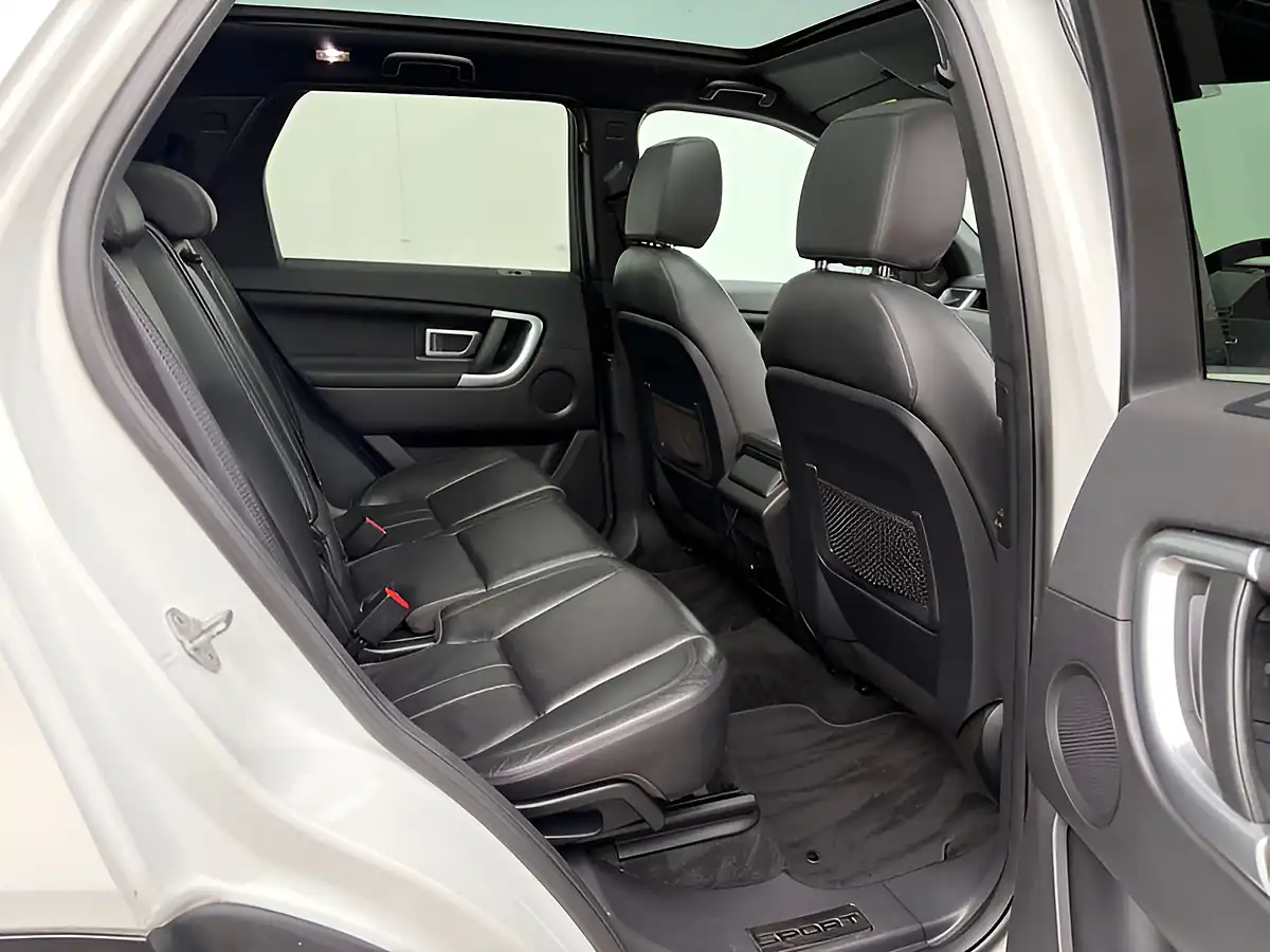 Used 2016 Land Rover Discovery Sport Hse Fuji White - Interior and Exterior details 11