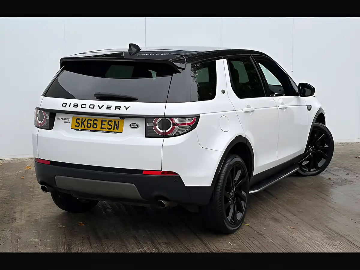 Used 2016 Land Rover Discovery Sport Hse Fuji White - Interior and Exterior details 12