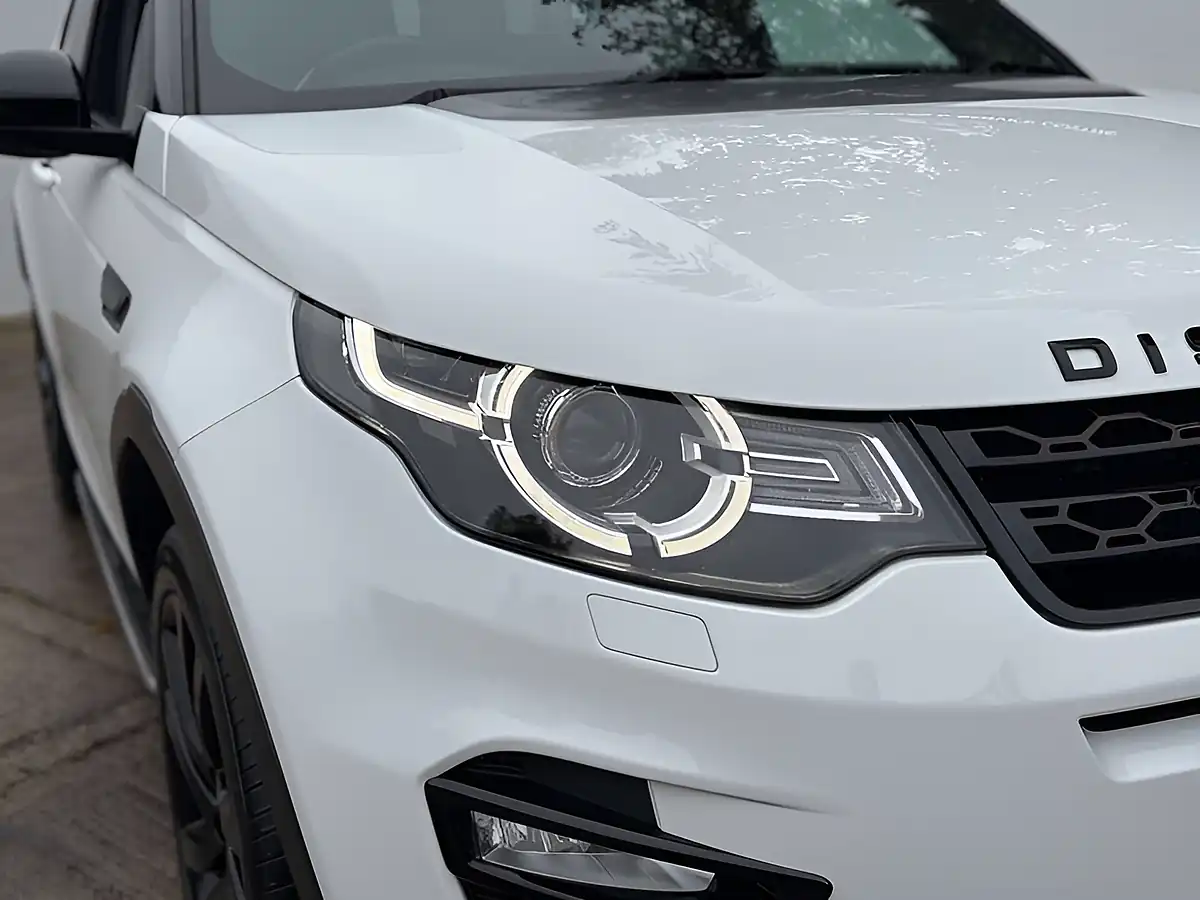 Used 2016 Land Rover Discovery Sport Hse Fuji White - Interior and Exterior details 6