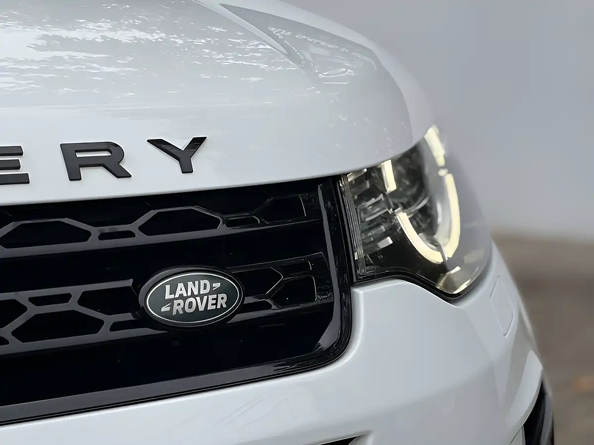 Used 2016 Land Rover Discovery Sport Hse Fuji White - Interior and Exterior details 7