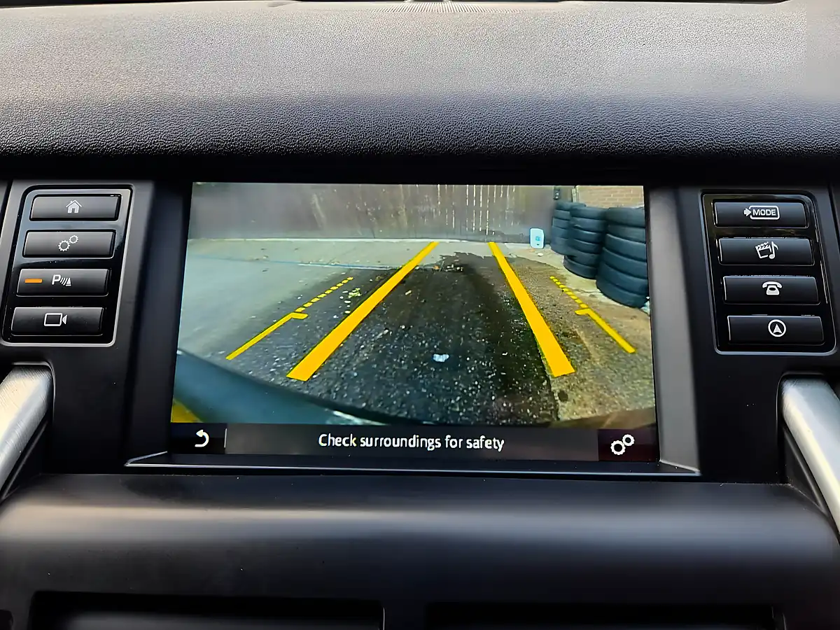 Used 2016 Land Rover Discovery Sport Hse Grey - Interior and Exterior details 15