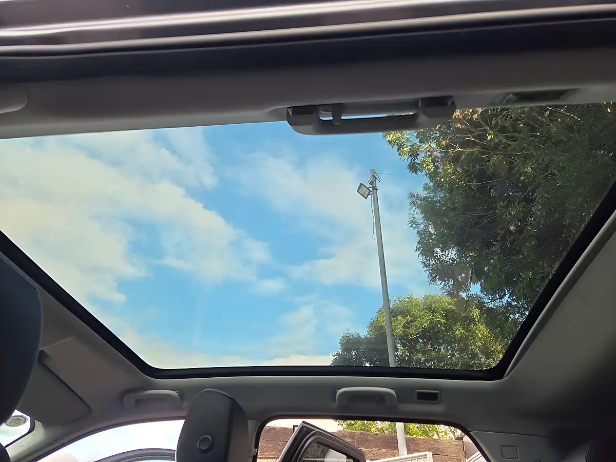 Used 2016 Land Rover Discovery Sport Hse Grey - Interior and Exterior details 17