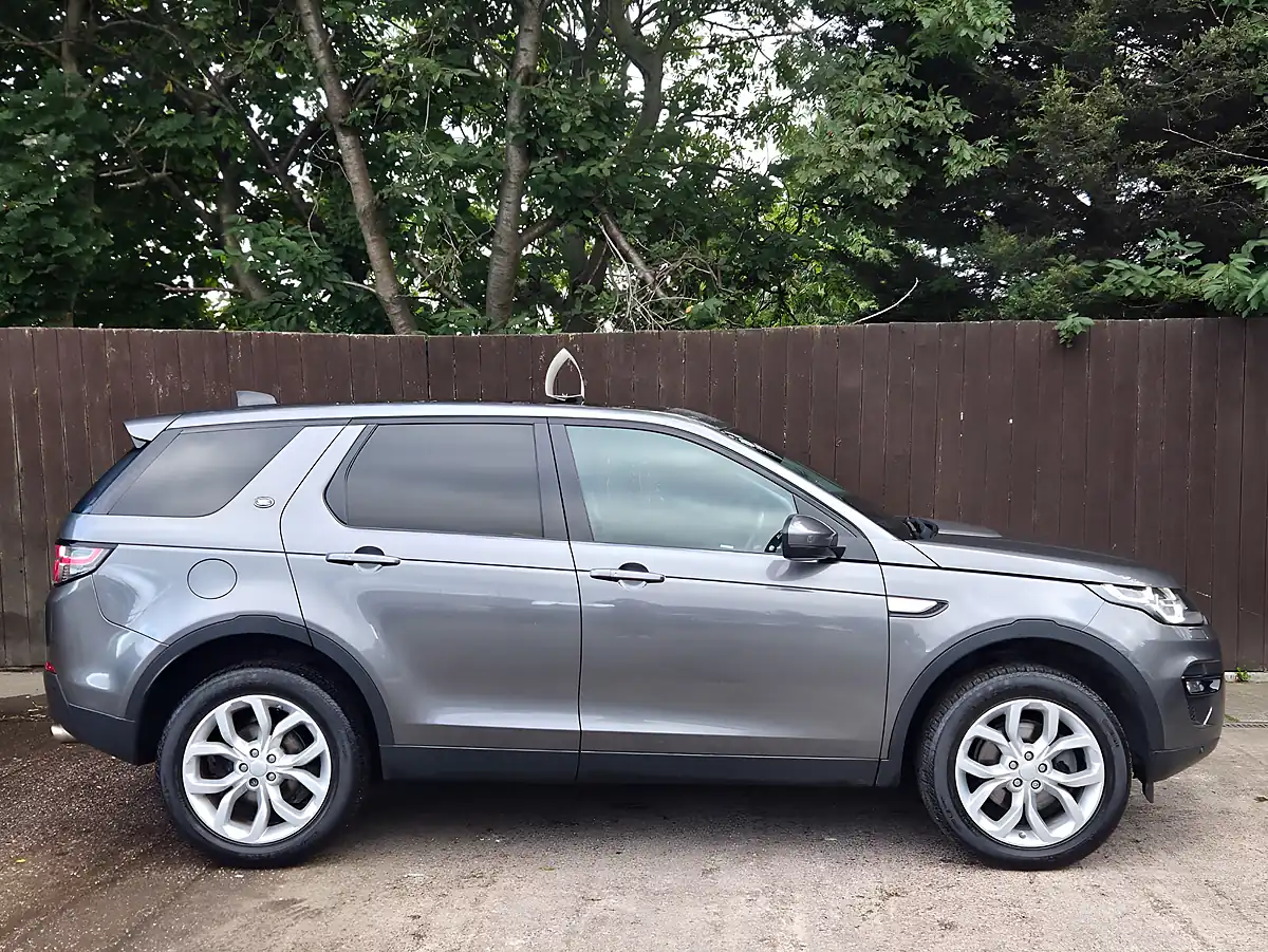 Used 2016 Land Rover Discovery Sport Hse Grey - Interior and Exterior details 7