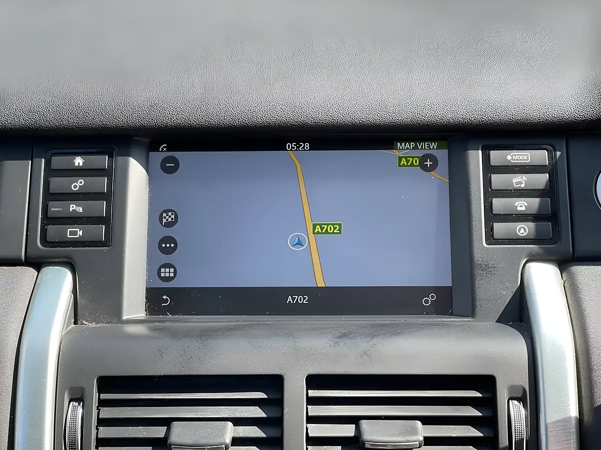 Used 2016 Land Rover Discovery Sport Hse Grey - Interior and Exterior details 12