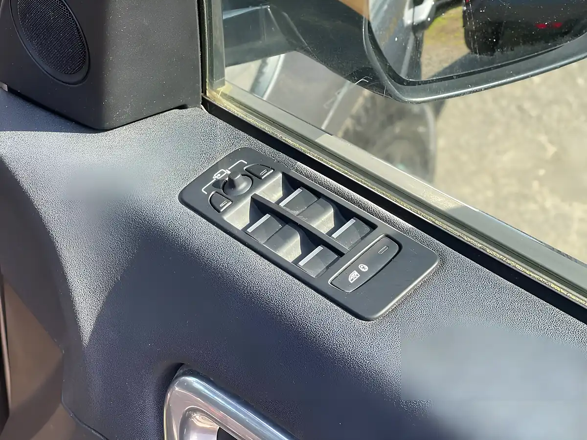 Used 2016 Land Rover Discovery Sport Hse Grey - Interior and Exterior details 14
