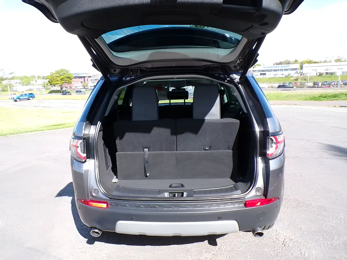 Used 2016 Land Rover Discovery Sport Hse Grey - Interior and Exterior details 9