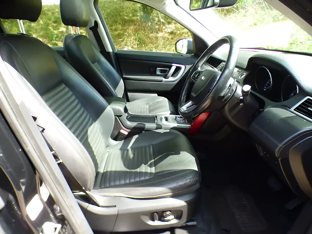 Used 2016 Land Rover Discovery Sport Hse Luxury Black - Interior and Exterior details 12