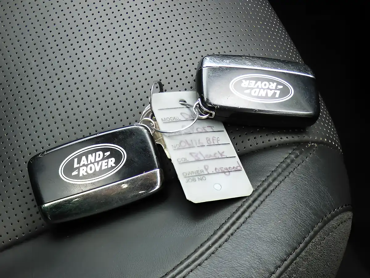 Used 2016 Land Rover Discovery Sport Hse Luxury Black - Interior and Exterior details 16
