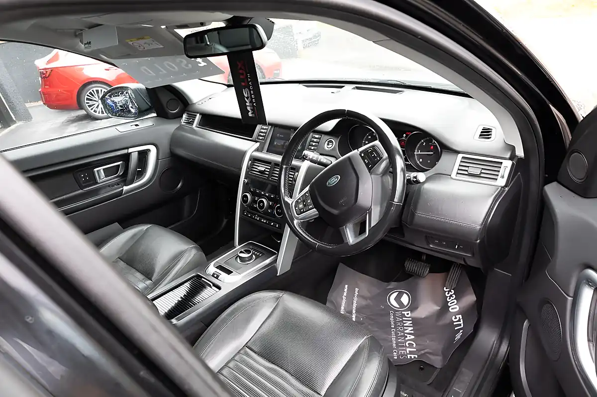 Used 2016 Land Rover Discovery Sport Hse Luxury Black - Interior and Exterior details 10