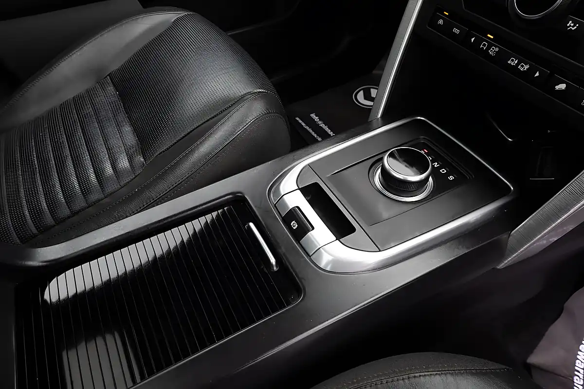 Used 2016 Land Rover Discovery Sport Hse Luxury Black - Interior and Exterior details 13