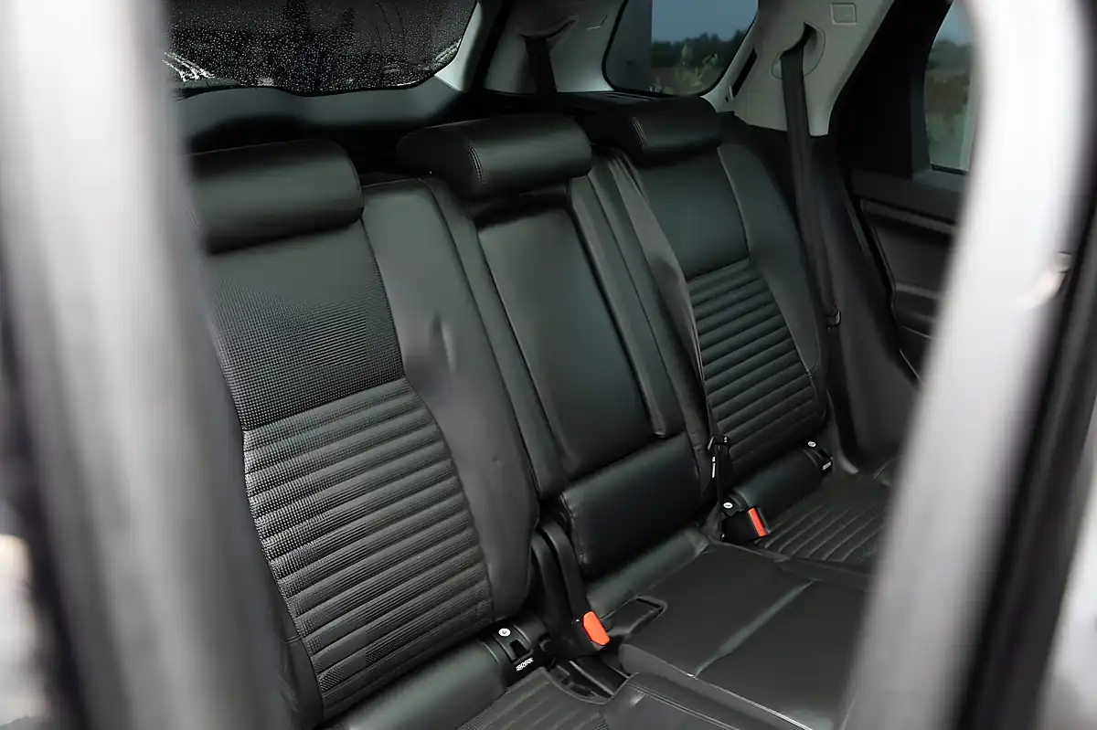 Used 2016 Land Rover Discovery Sport Hse Luxury Black - Interior and Exterior details 16