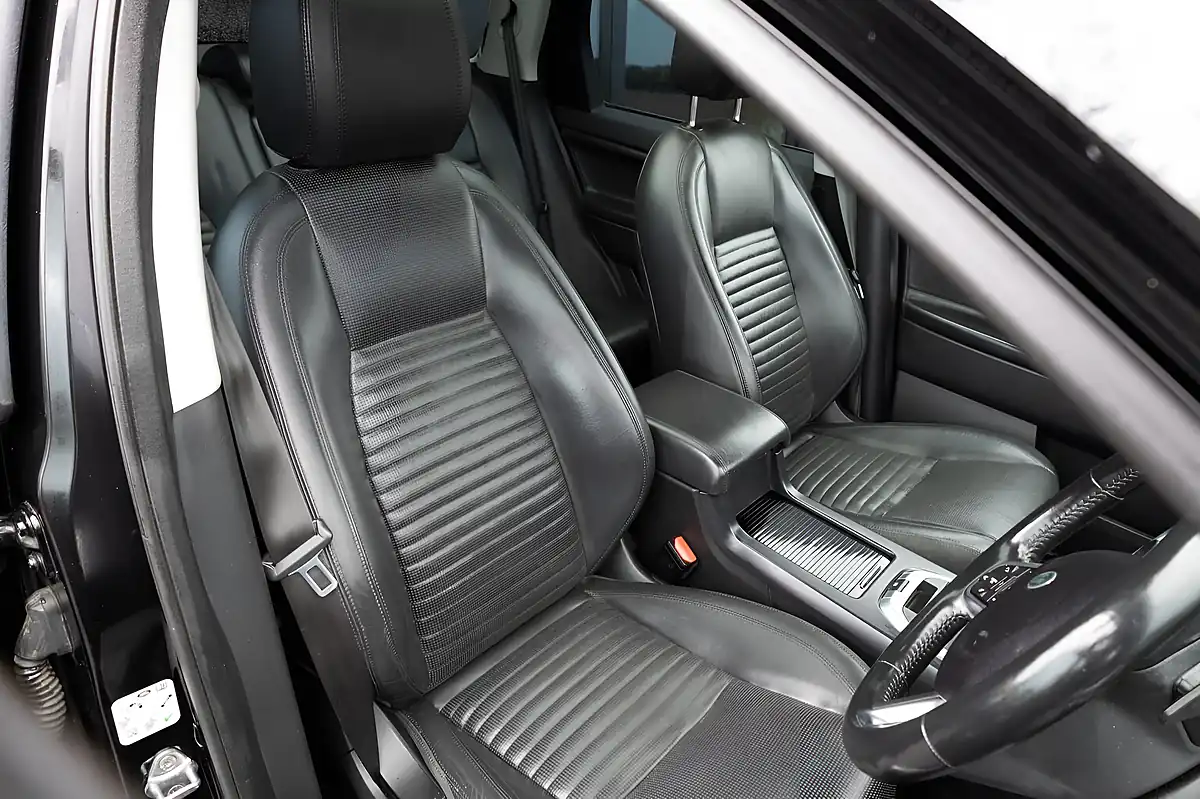 Used 2016 Land Rover Discovery Sport Hse Luxury Black - Interior and Exterior details 9
