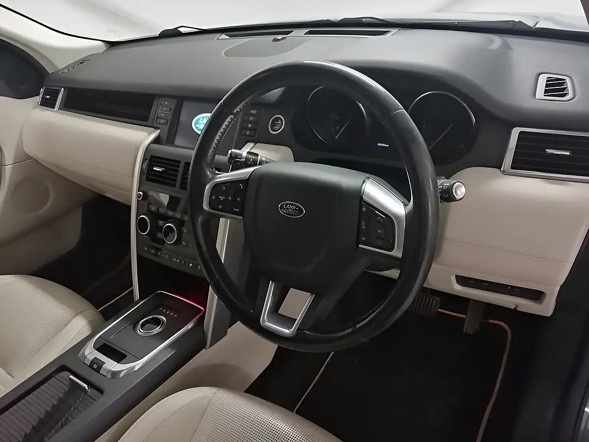 Used 2016 Land Rover Discovery Sport Hse Luxury Corris Grey - Interior and Exterior details 6