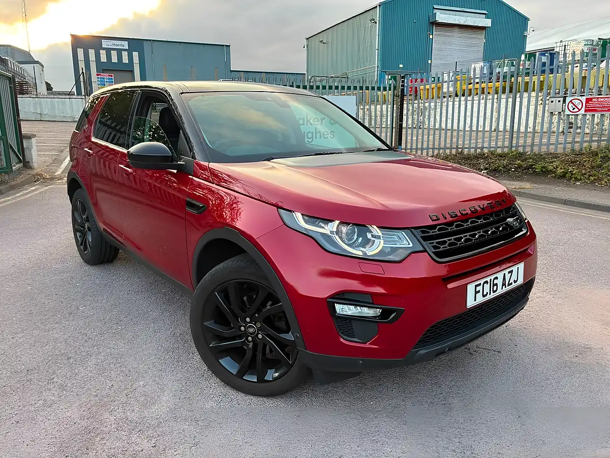 Used 2016 Land Rover Discovery Sport Hse Luxury Red - Front View
