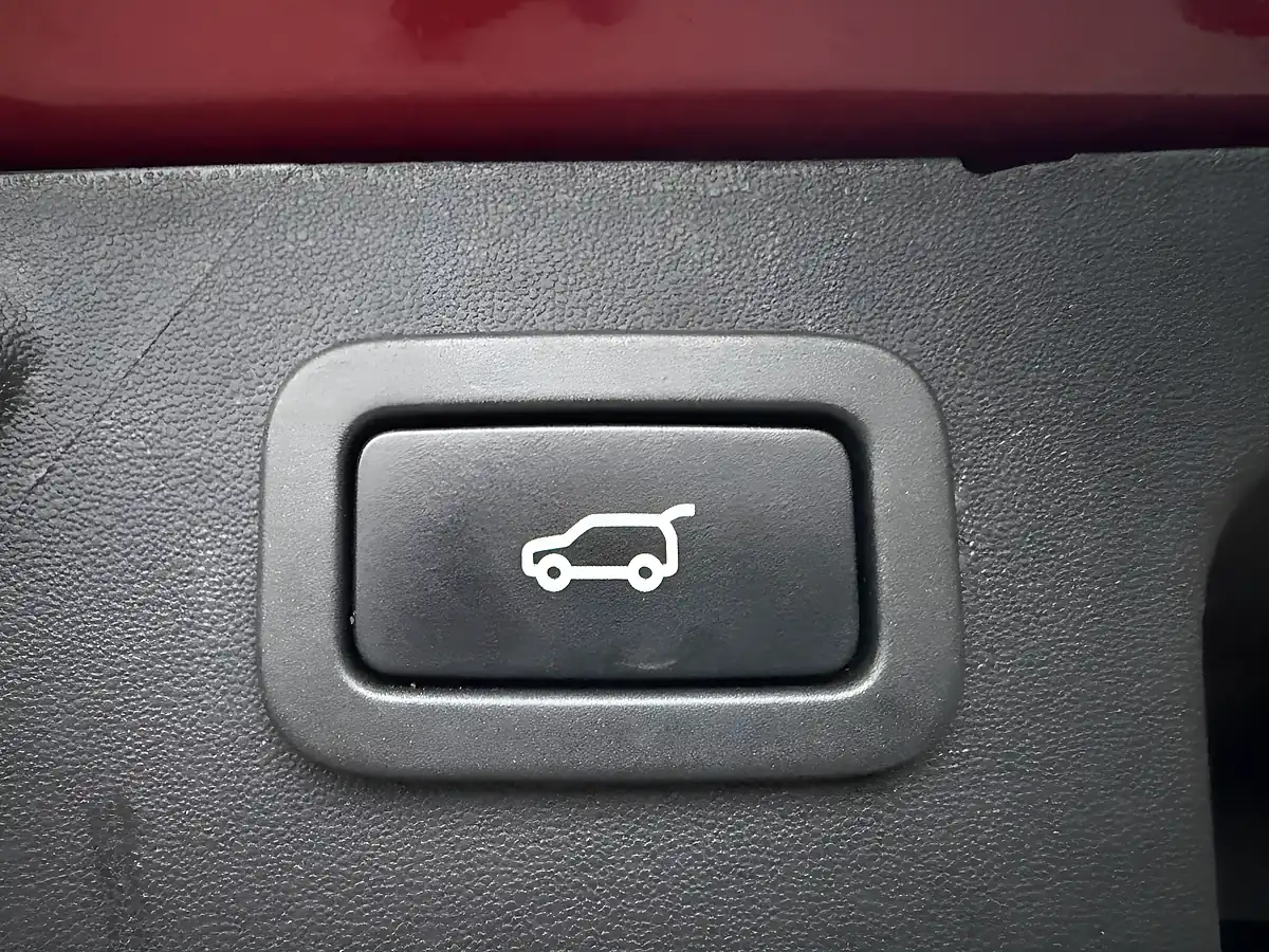 Used 2016 Land Rover Discovery Sport Hse Luxury Red - Interior and Exterior details 15