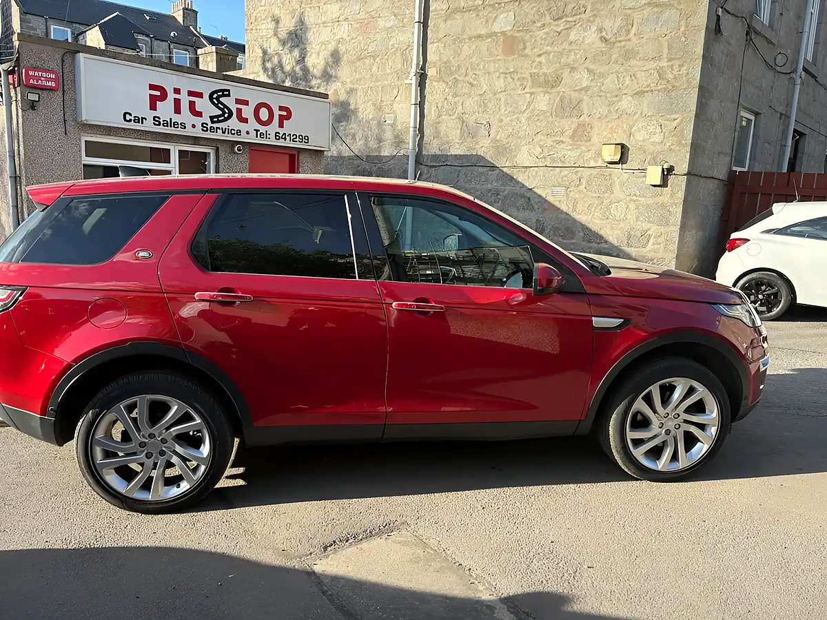 Used 2016 Land Rover Discovery Sport Hse Luxury Red - Interior and Exterior details 5