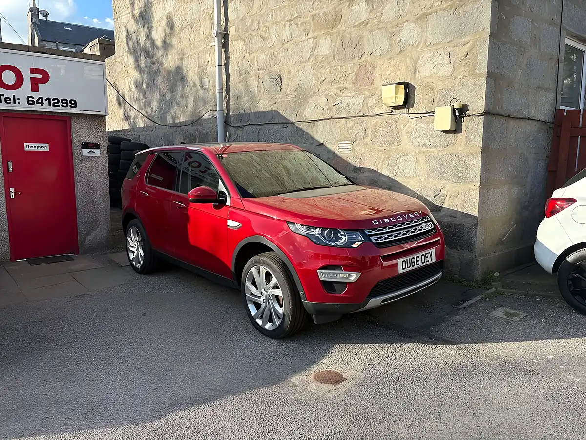 Used 2016 Land Rover Discovery Sport Hse Luxury Red - Interior and Exterior details 7