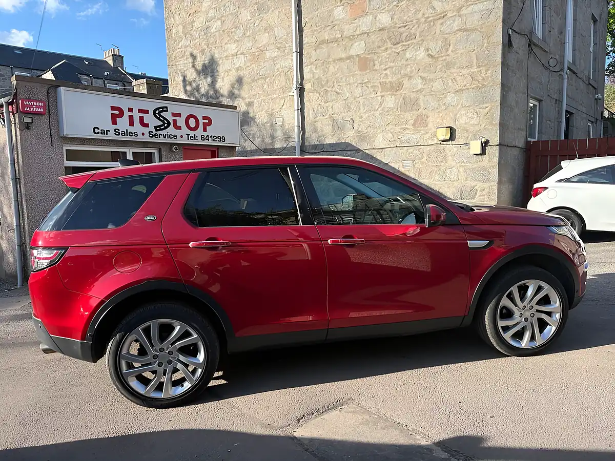 Used 2016 Land Rover Discovery Sport Hse Luxury Red - Interior and Exterior details 9