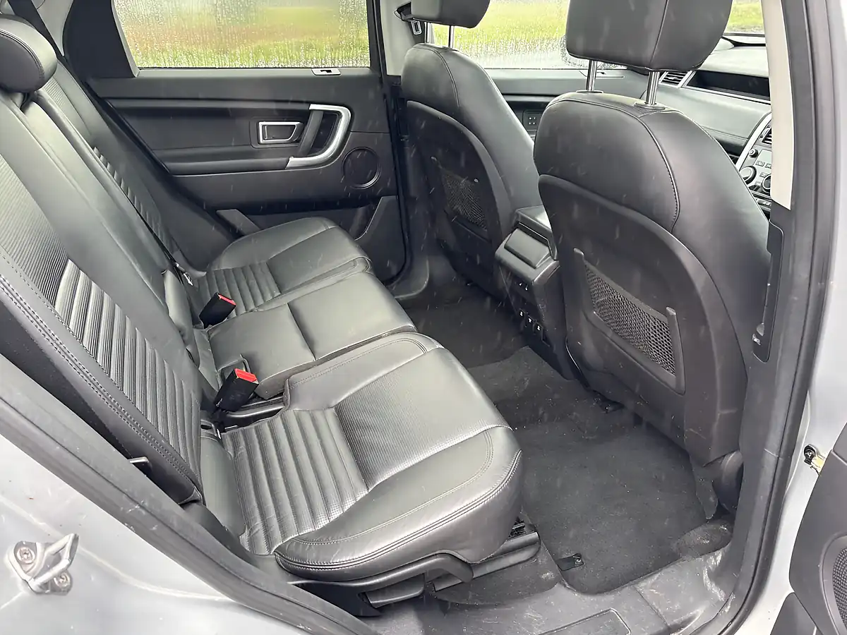 Used 2016 Land Rover Discovery Sport Hse Luxury Silver - Interior and Exterior details 12