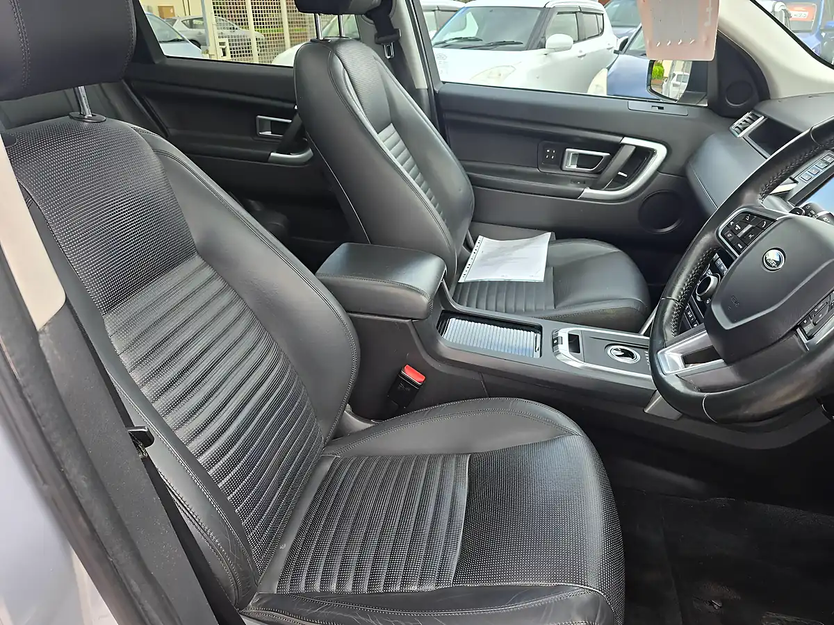 Used 2016 Land Rover Discovery Sport Hse Luxury Silver - Interior and Exterior details 12