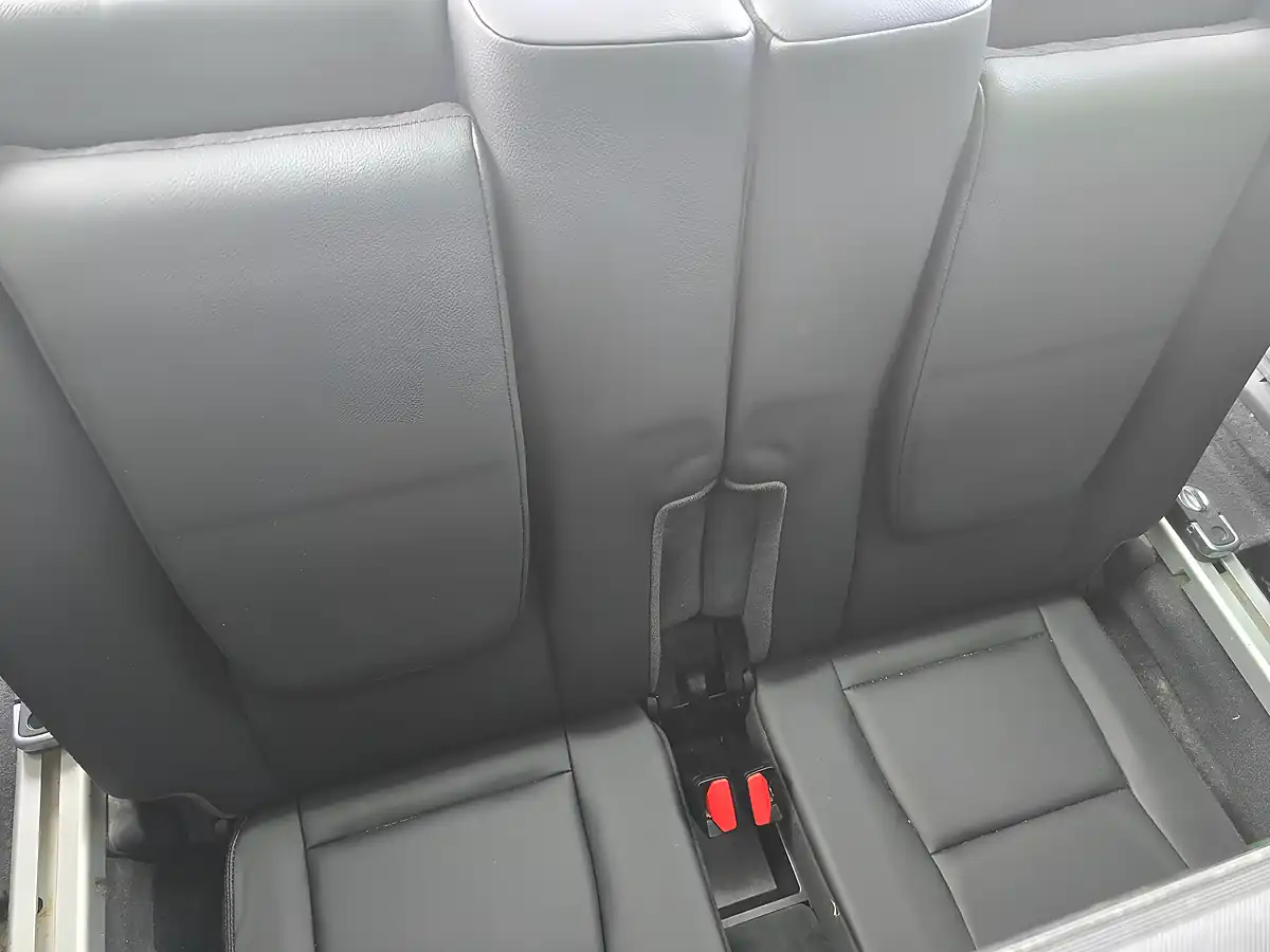 Used 2016 Land Rover Discovery Sport Hse Luxury Silver - Interior and Exterior details 14
