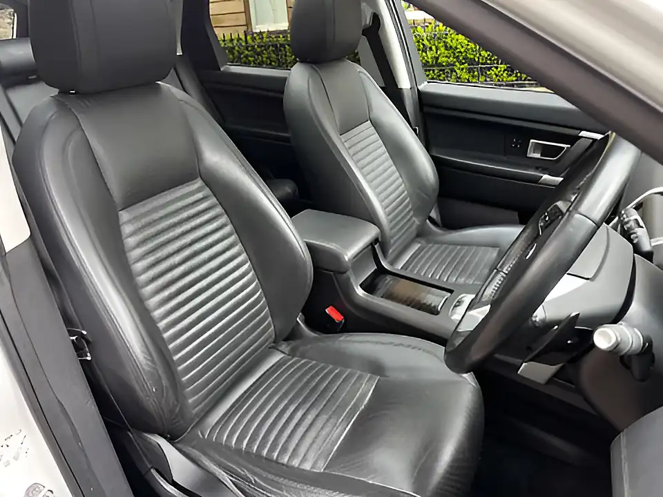 Used 2016 Land Rover Discovery Sport Hse Luxury White - Interior and Exterior details 13