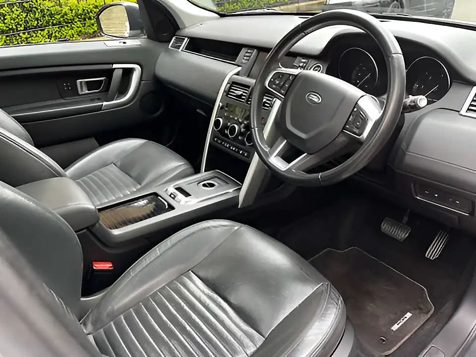 Used 2016 Land Rover Discovery Sport Hse Luxury White - Interior and Exterior details 15