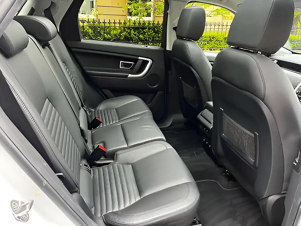 Used 2016 Land Rover Discovery Sport Hse Luxury White - Interior and Exterior details 20
