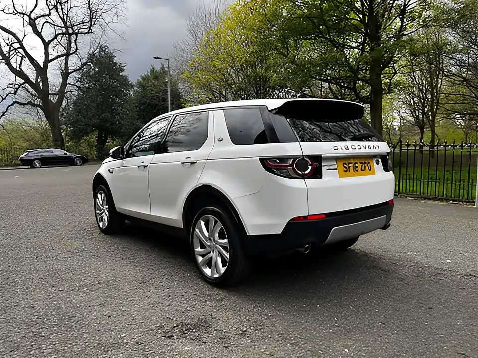 Used 2016 Land Rover Discovery Sport Hse Luxury White - Interior and Exterior details 3